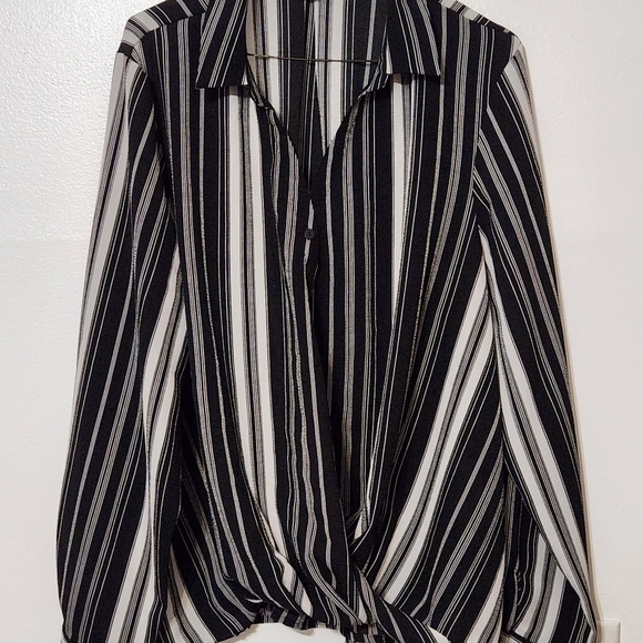 NWOT XL Blouse - Picture 3 of 3
